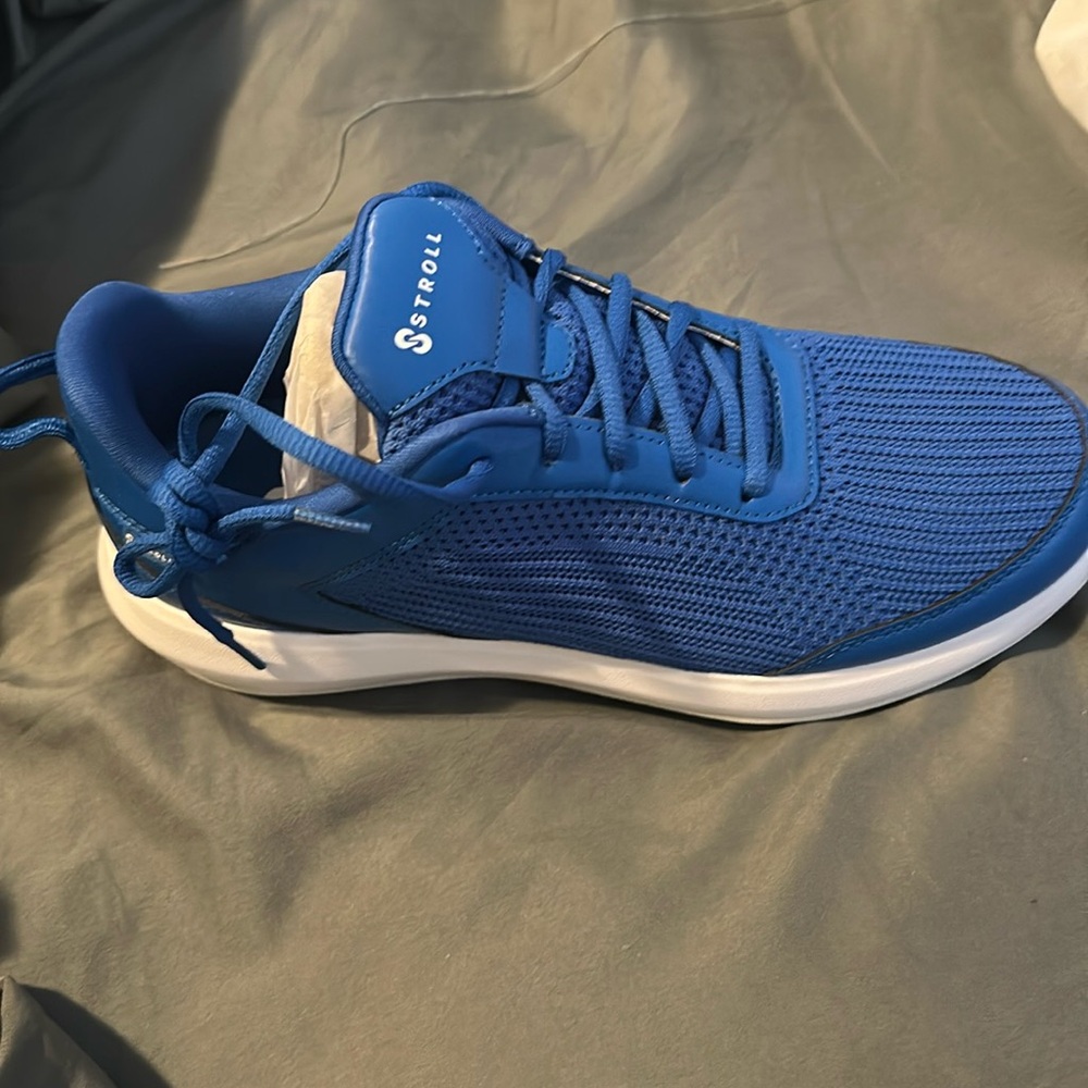 Blue Stroll Men’s golf shoes 8.5 Brand new